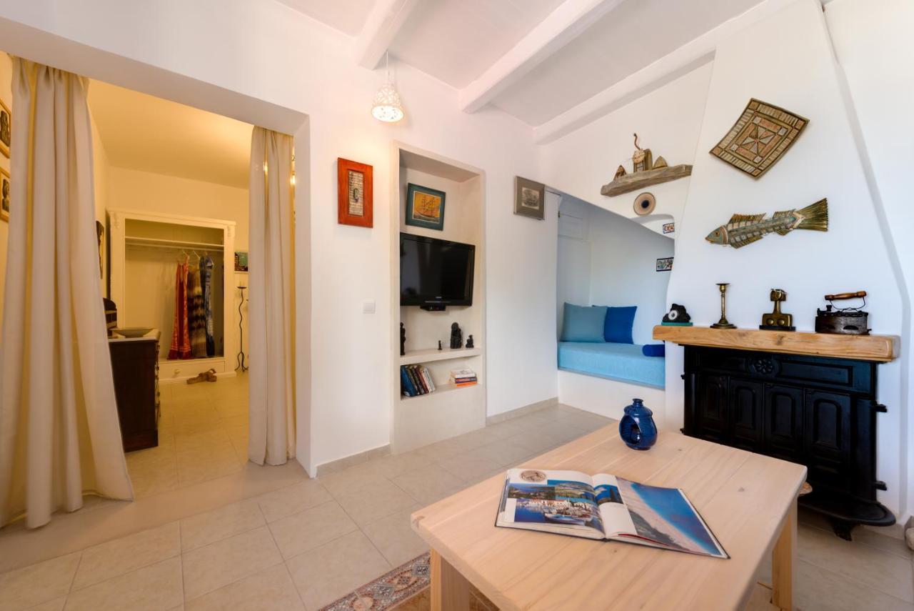 Kamári Moschatos Beach House מראה חיצוני תמונה