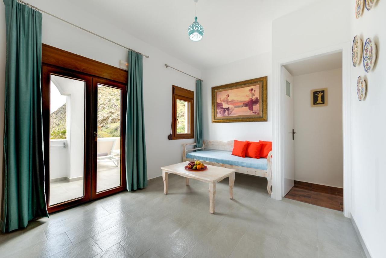 Kamári Moschatos Beach House מראה חיצוני תמונה