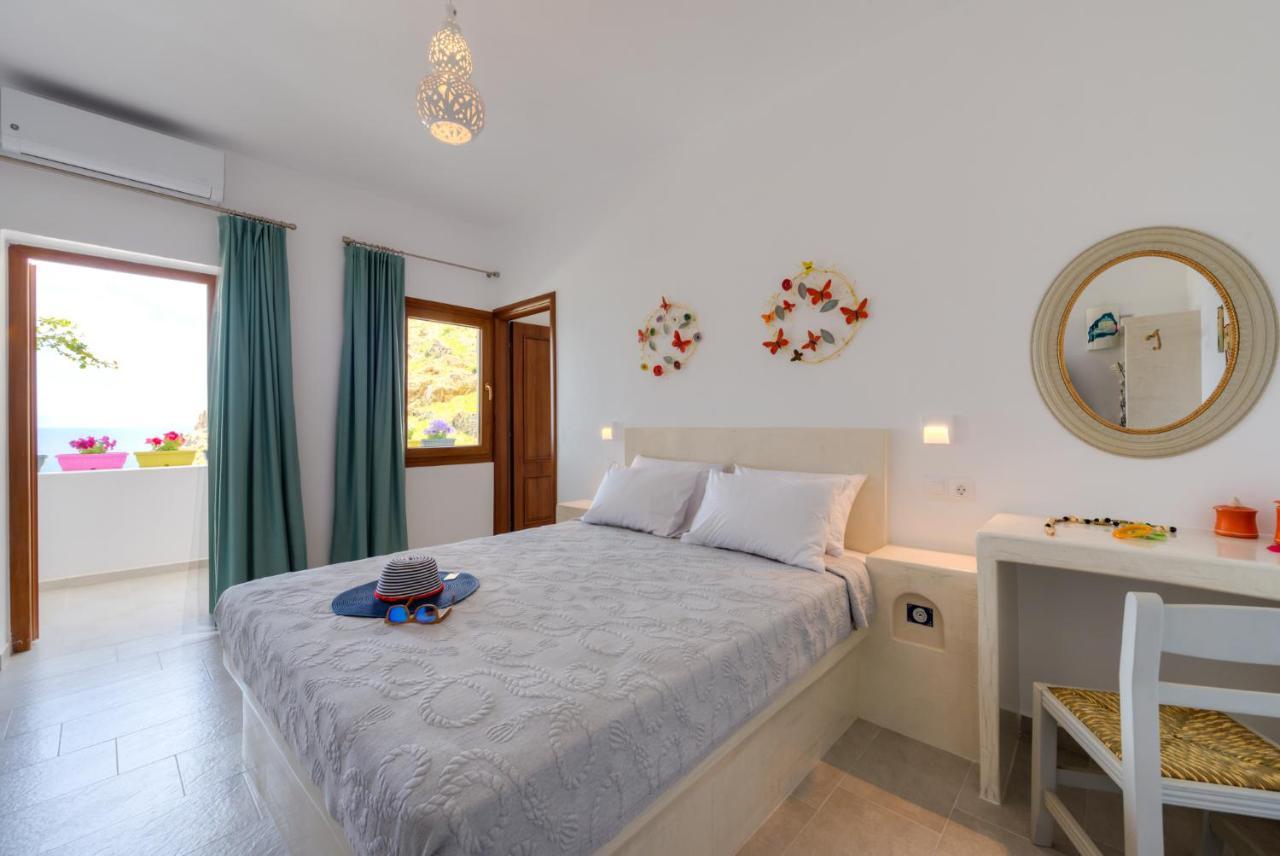 Kamári Moschatos Beach House מראה חיצוני תמונה