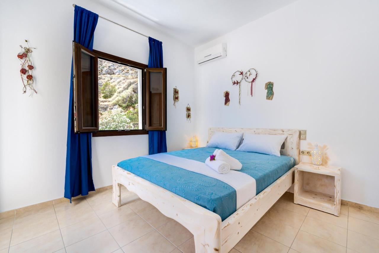 Kamári Moschatos Beach House מראה חיצוני תמונה