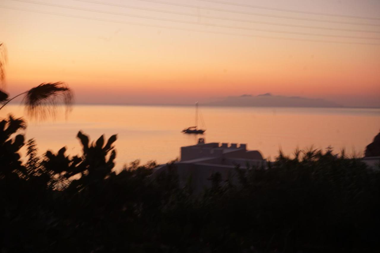 Kamári Moschatos Beach House מראה חיצוני תמונה